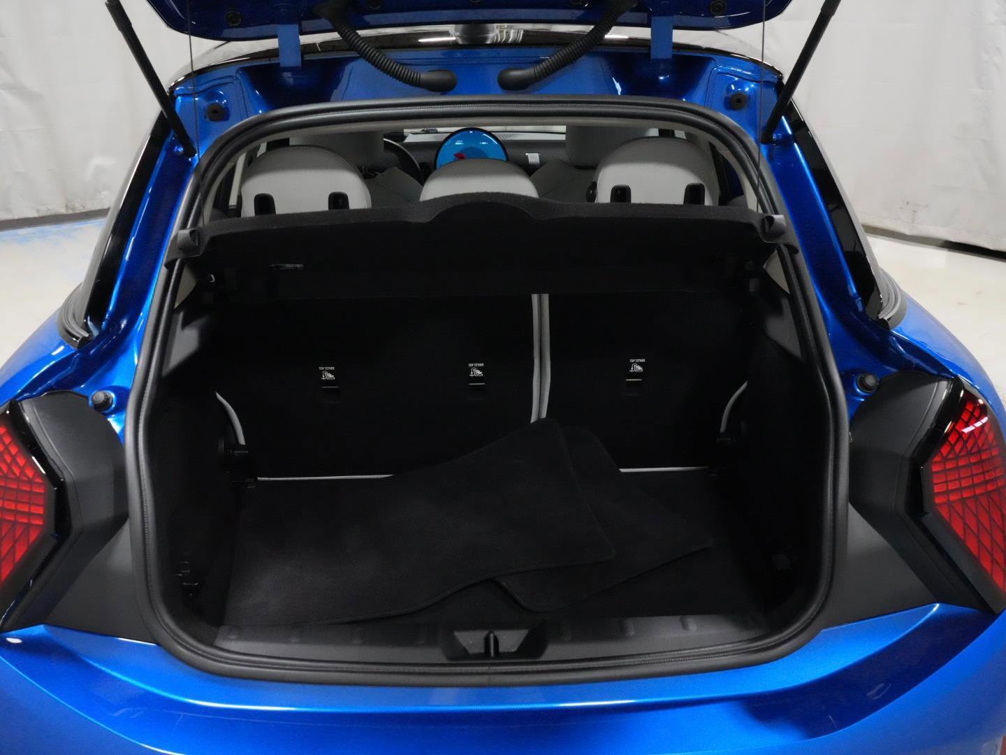 Certified 2025 MINI Cooper S image 23