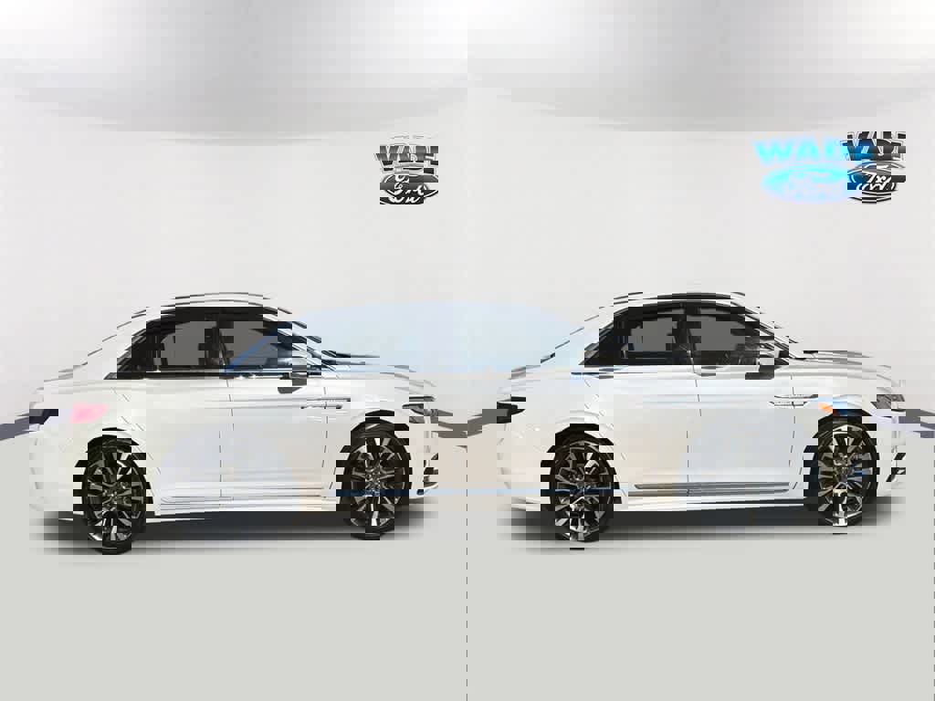 Used 2017 Lincoln Continental Reserve image 4