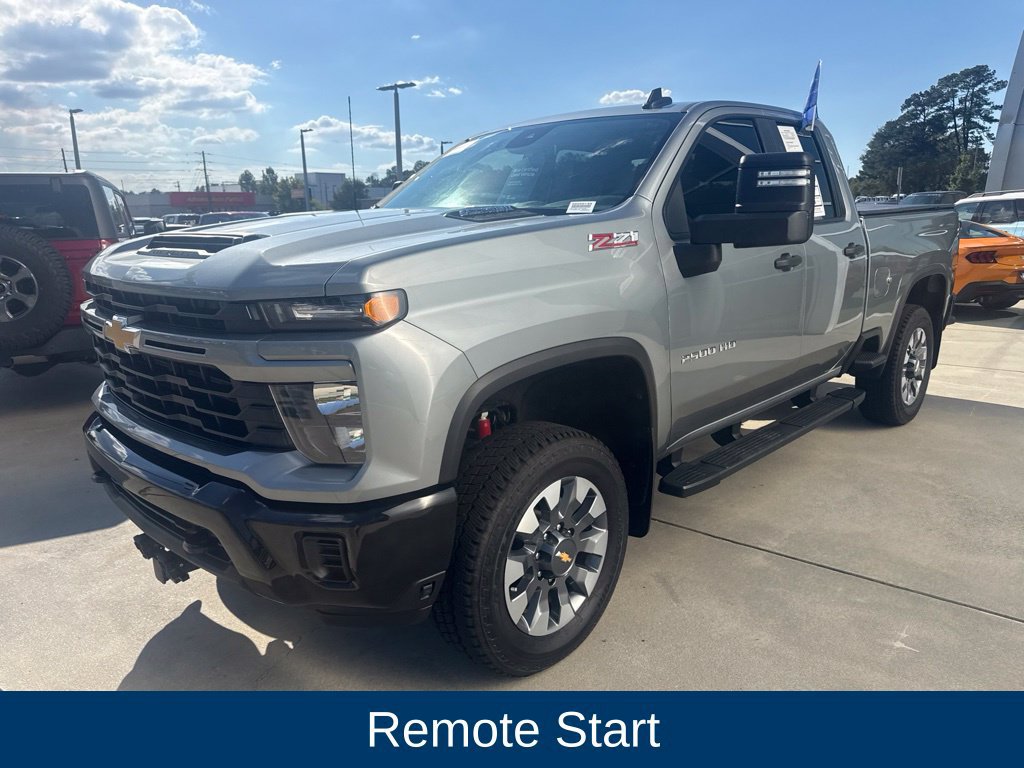 Used 2024 Chevrolet Silverado 2500 Custom w/ Custom Value Package AWD/4WD image 4