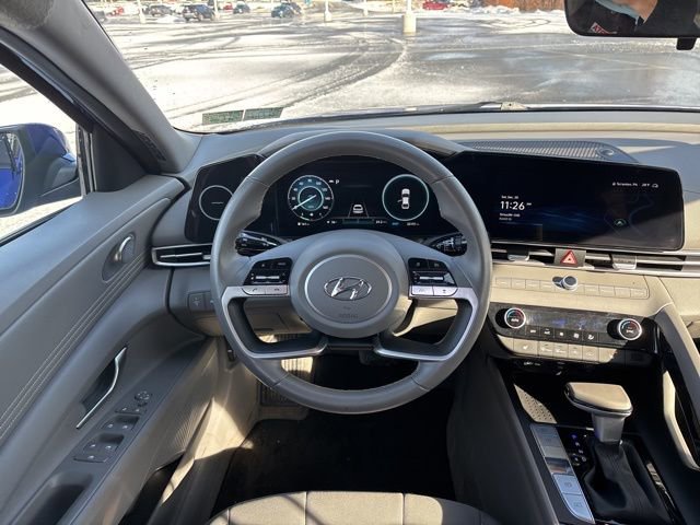 Used 2023 Hyundai Elantra SEL w/ Convenience Package image 21