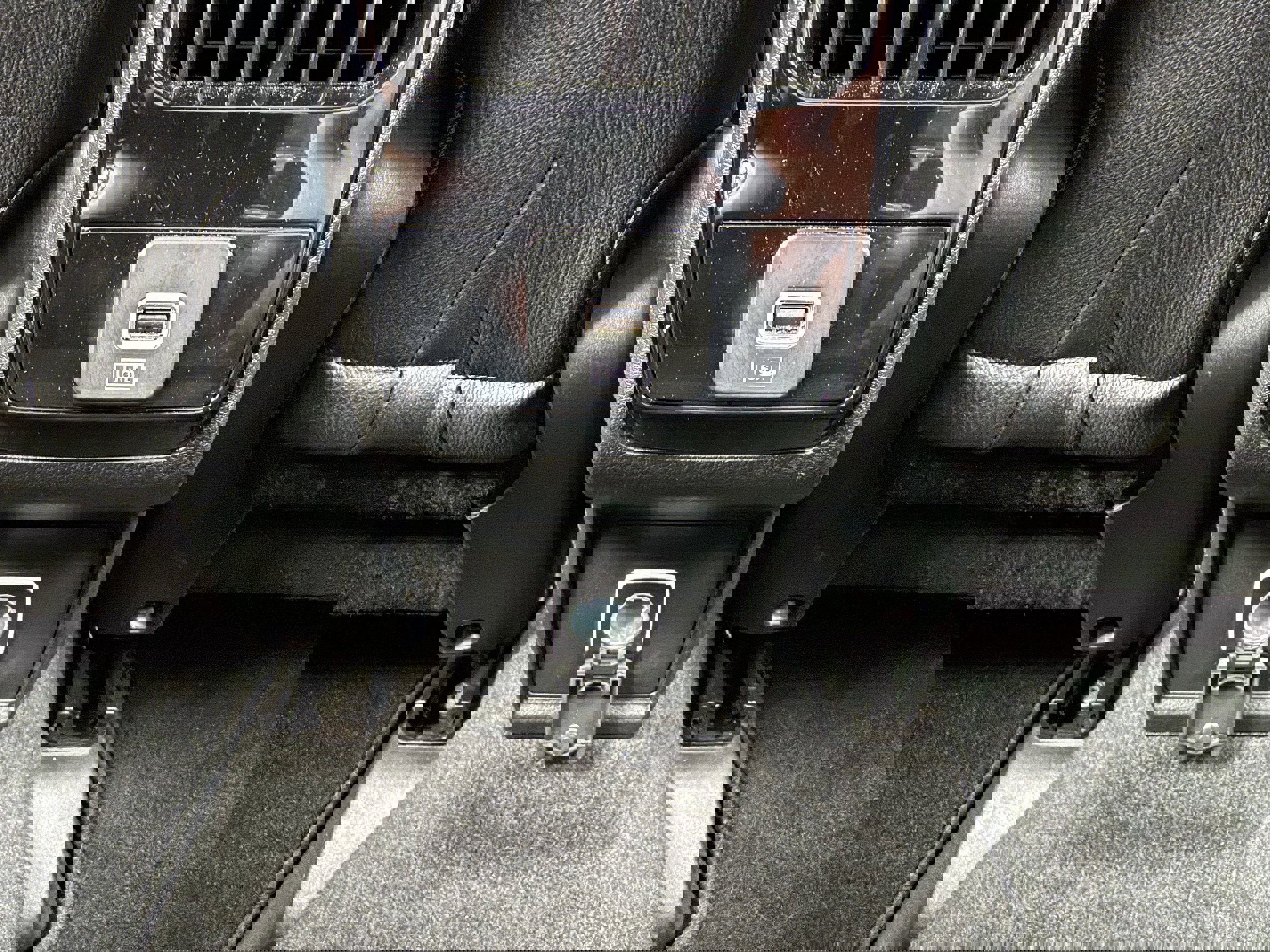 Used 2024 Jeep Compass Limited image 22