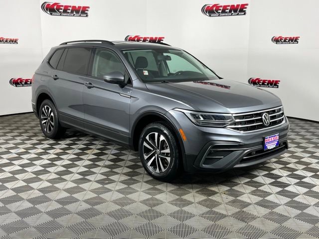 Used 2022 Volkswagen Tiguan S image 2