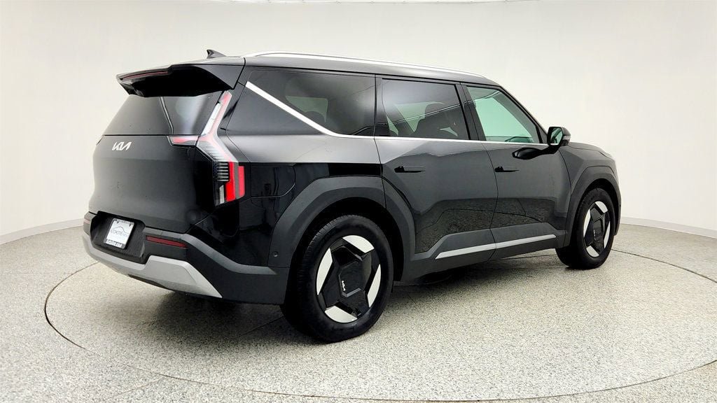 Used 2026 Kia EV9 Wind image 5