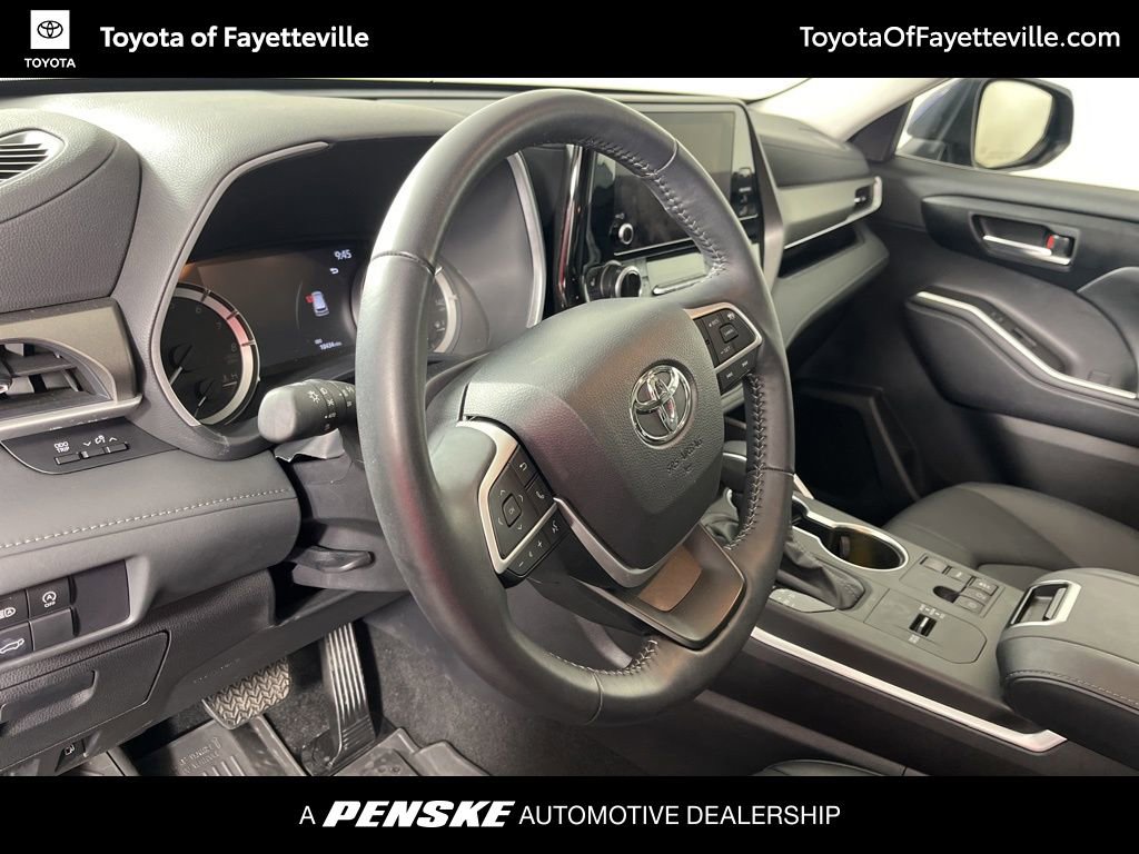 Certified 2025 Toyota Highlander XLE image 29
