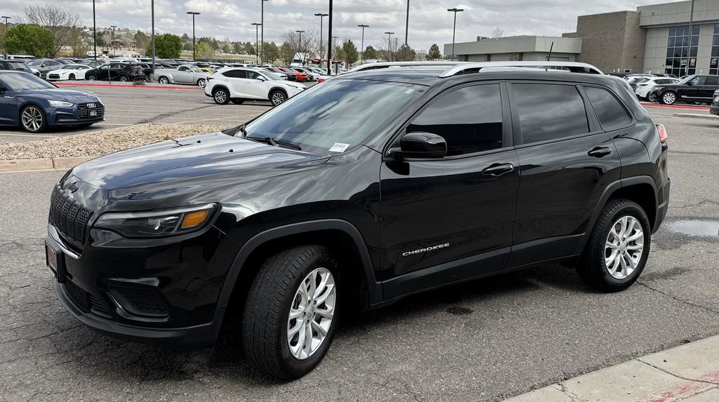 Used 2020 Jeep Cherokee Latitude AWD/4WD image 4