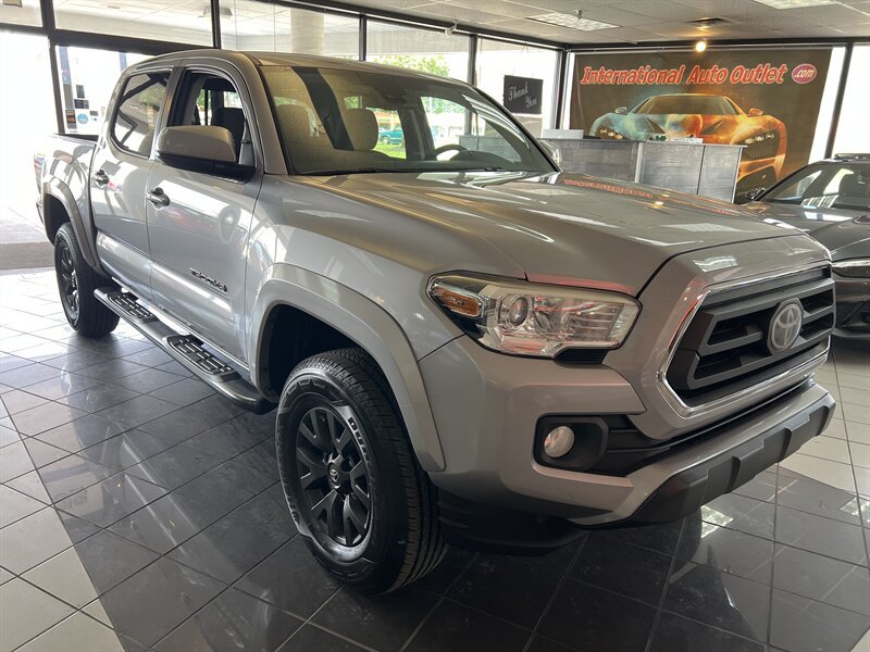 Used 2020 Toyota Tacoma SR5 RWD image 4