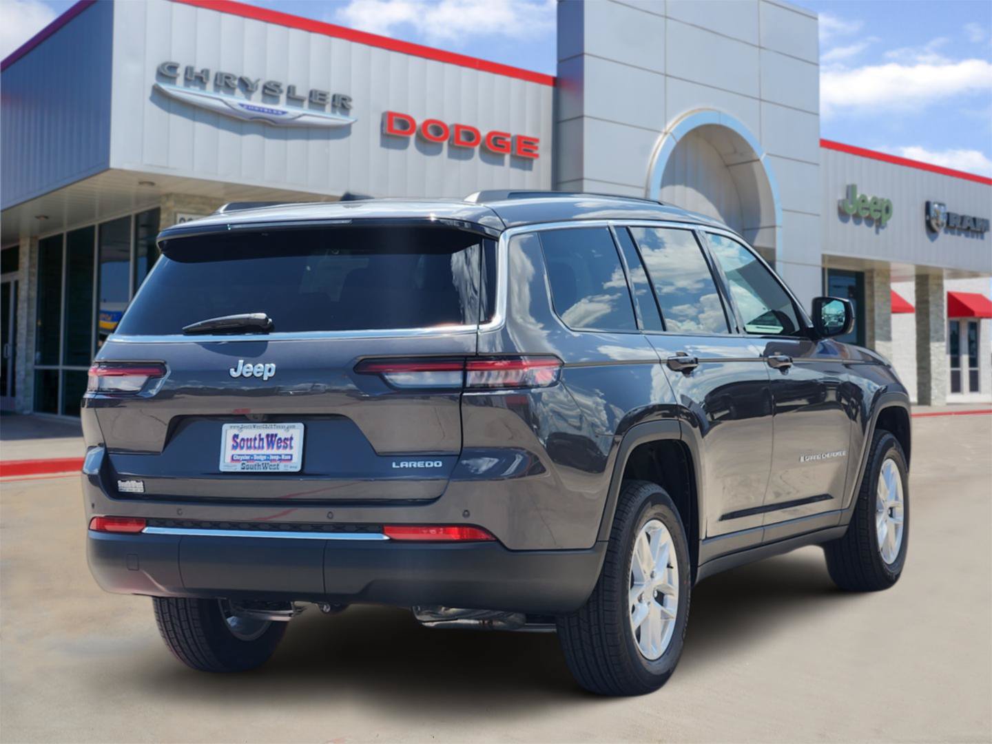 New 2026 Jeep Grand Cherokee L Laredo RWD image 5