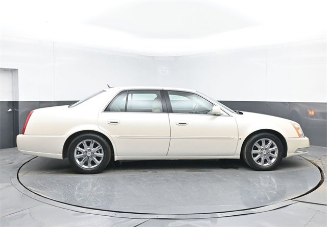 Used 2008 Cadillac DTS w/ Sun And Sound Package image 15