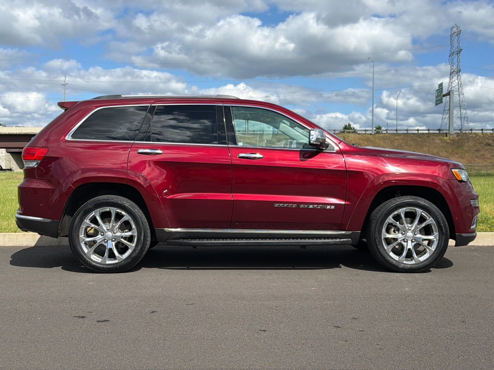 Used 2020 Jeep Grand Cherokee Summit AWD/4WD image 2