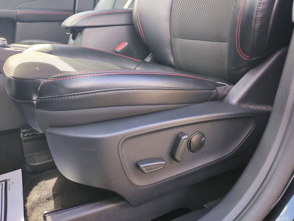 Used 2025 Ford Escape ST-Line image 14