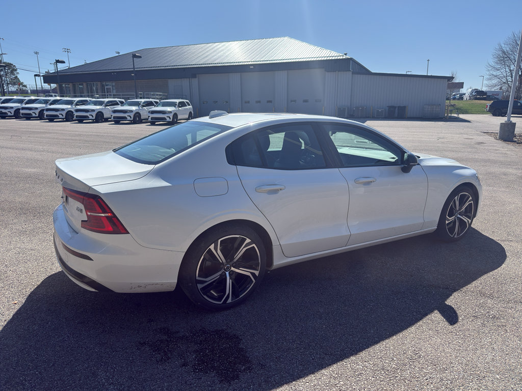 Used 2024 Volvo S60 B5 Core image 7