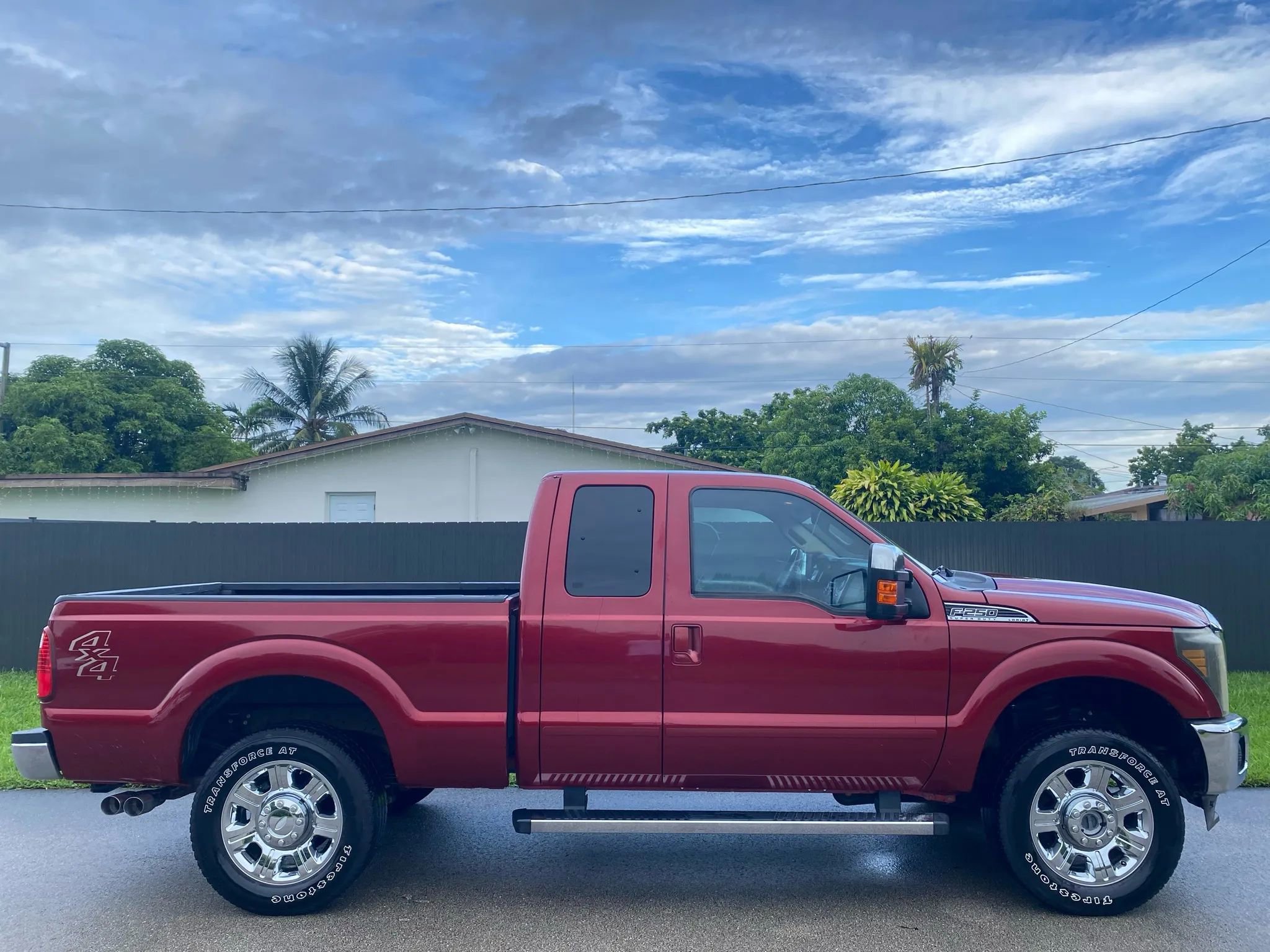 Used 2013 Ford F250 Lariat w/ Chrome Pkg image 4