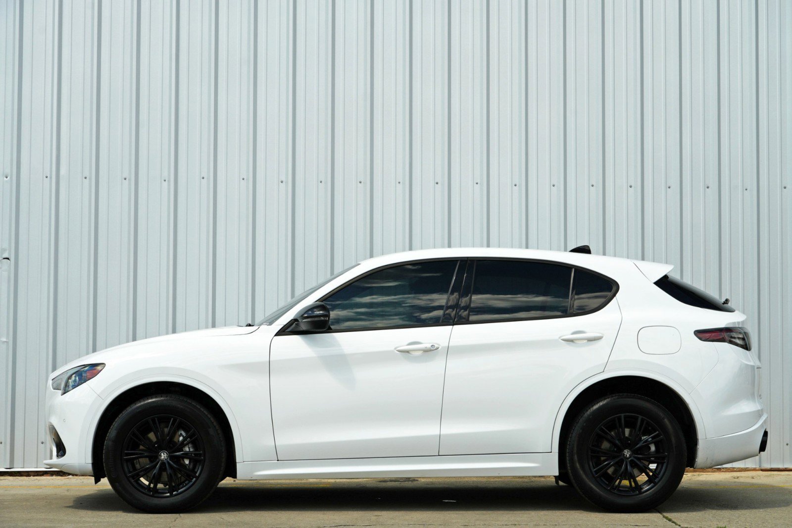 Used 2024 Alfa Romeo Stelvio Sprint image 7