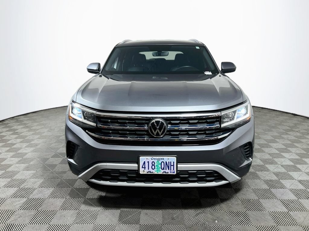 Used 2022 Volkswagen Atlas Cross Sport SE AWD/4WD image 2