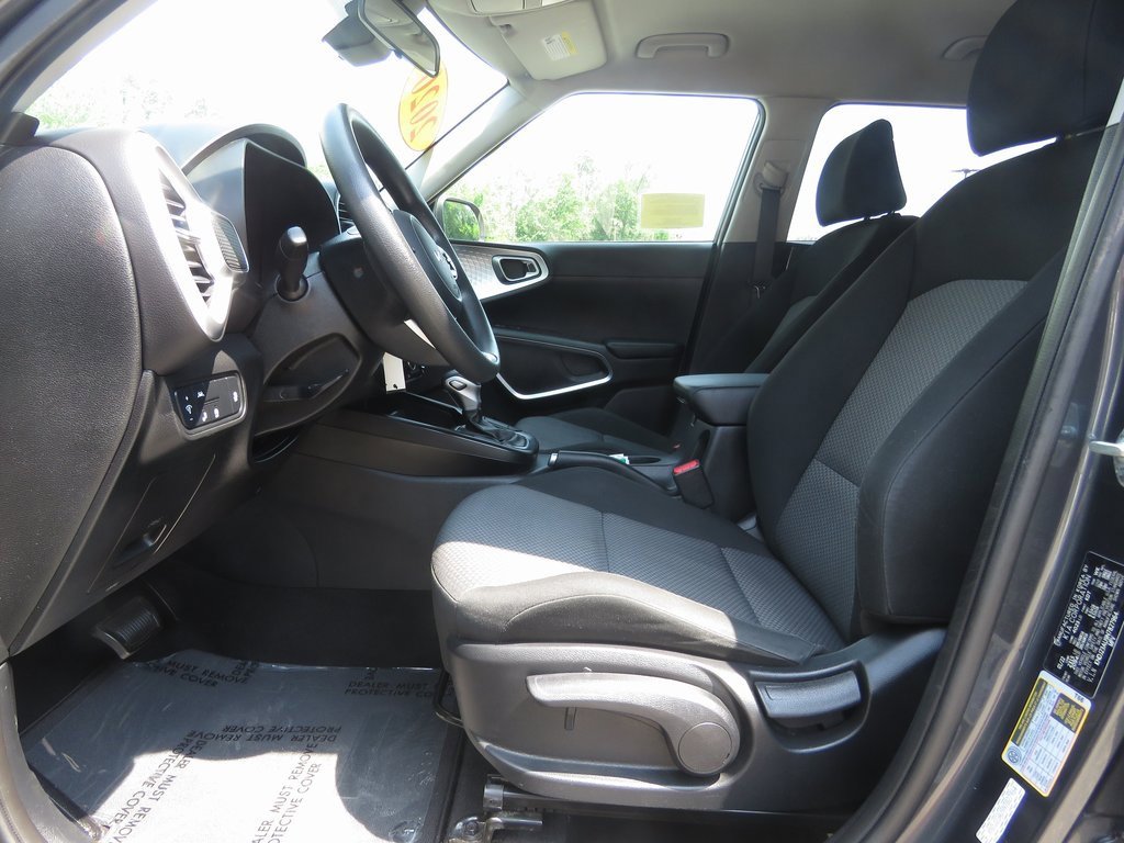 Used 2022 Kia Soul LX w/ Technology Package image 11