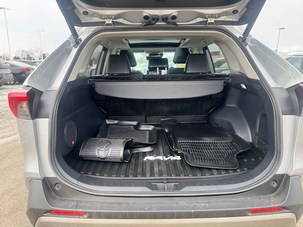 Used 2022 Toyota RAV4 Limited image 8