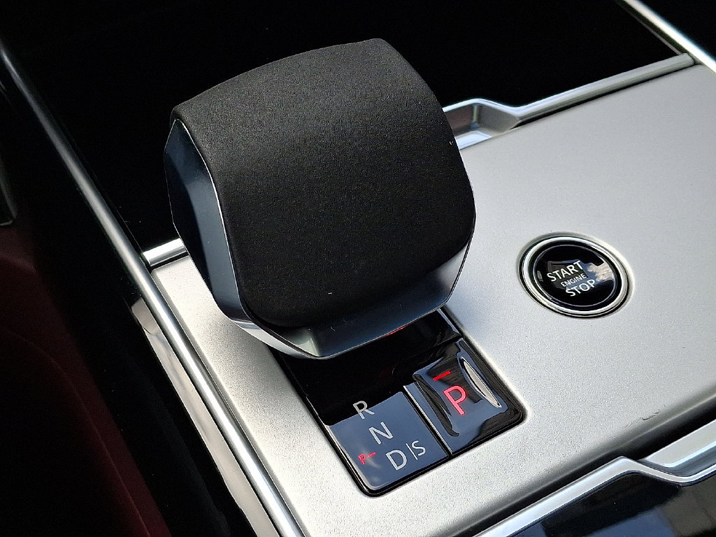 New 2026 Land Rover Range Rover SE AWD/4WD image 13