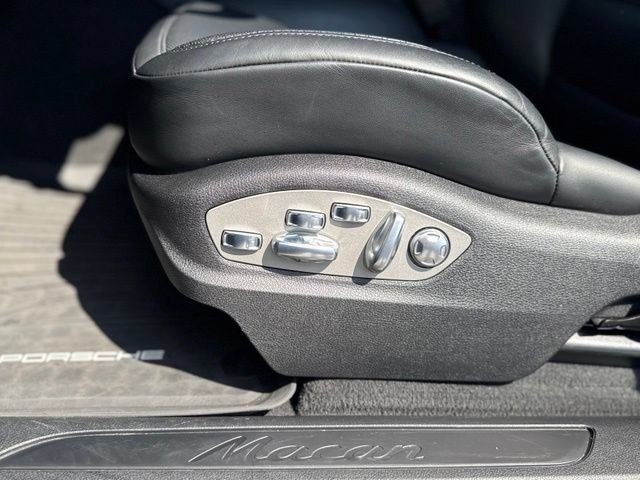 Certified 2026 Porsche Macan AWD/4WD image 16