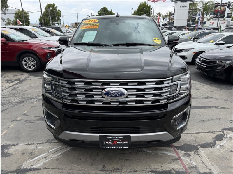 Used 2019 Ford Expedition Limited w/ Equipment Group 301A AWD/4WD image 2