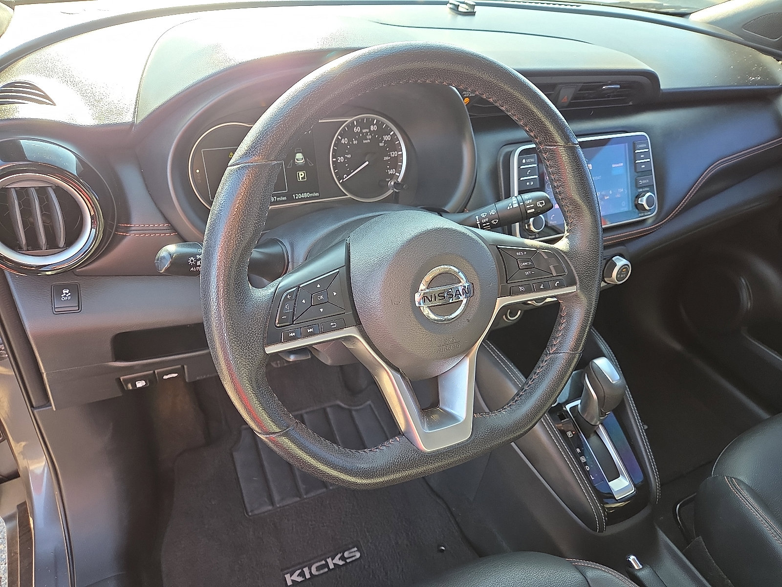 Used 2018 Nissan Kicks SR w/ Premium Package image 13