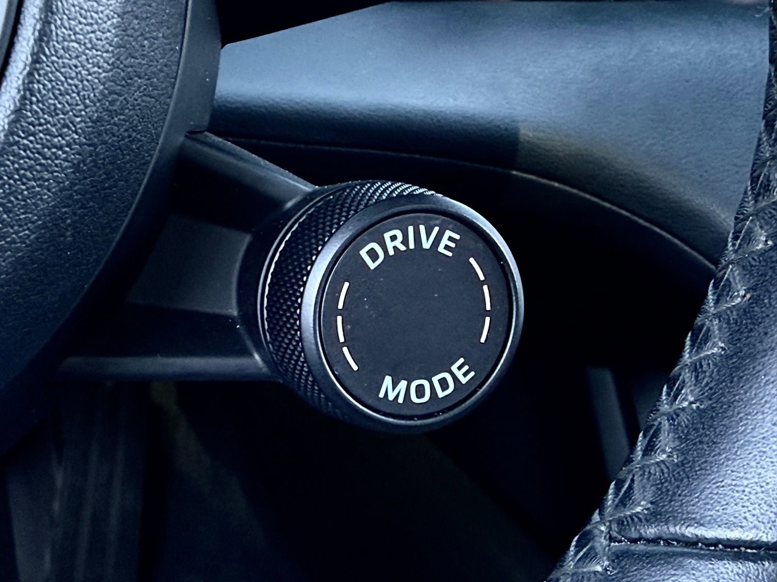 Used 2020 Porsche Taycan 4S image 32