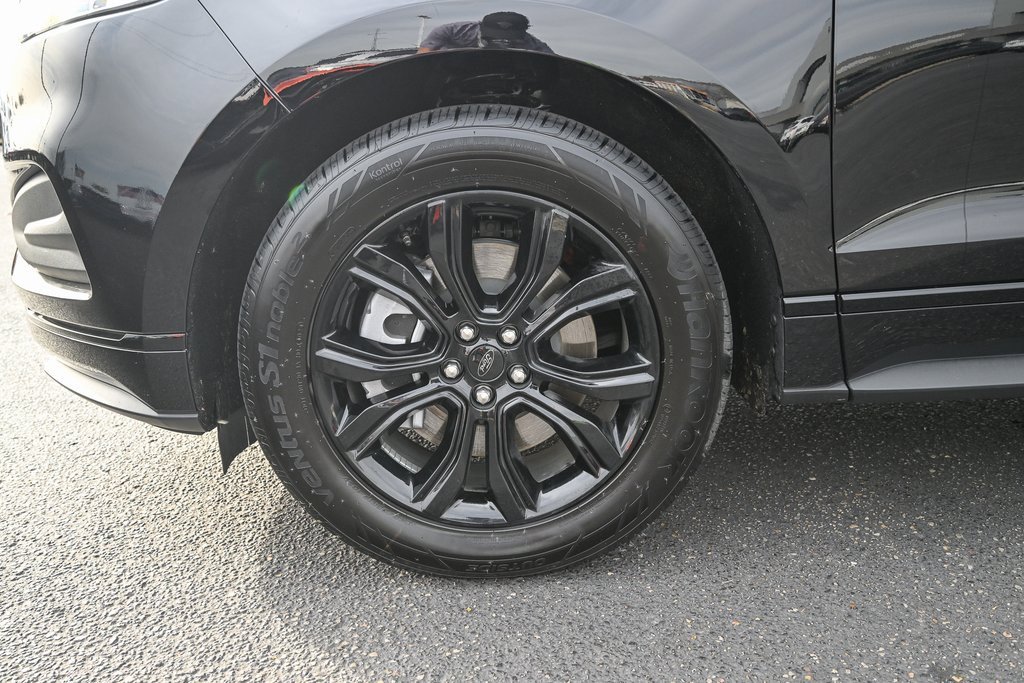New 2024 Ford Edge SE w/ Black Appearance Package image 10