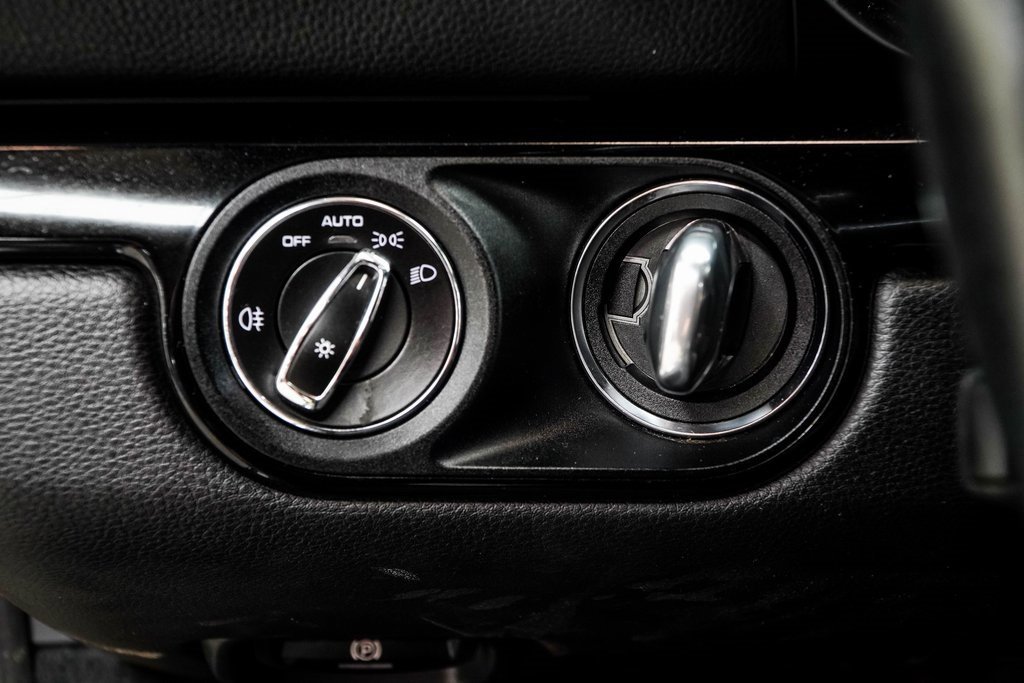 Used 2021 Porsche 718 Boxster image 36