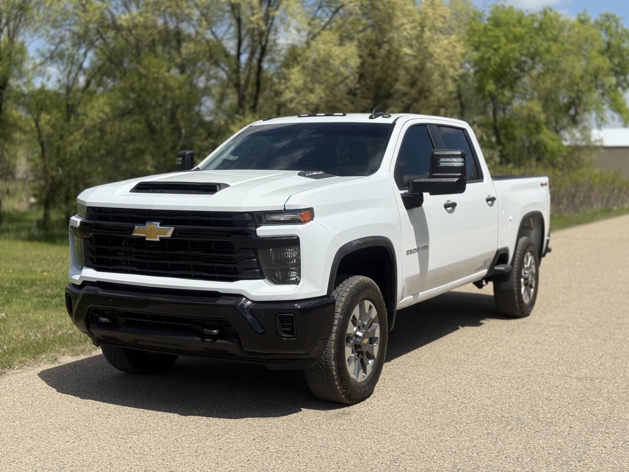 Used 2025 Chevrolet Silverado 2500 Custom w/ Custom Value Package AWD/4WD image 2