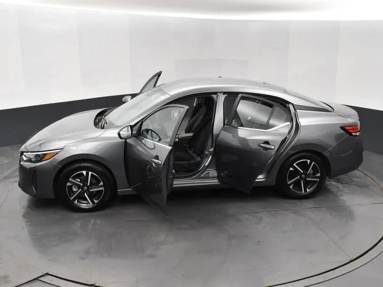 Used 2025 Nissan Sentra SV FWD image 7