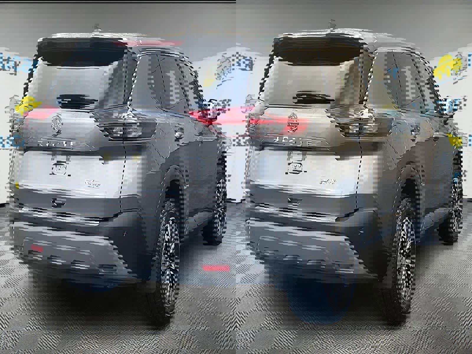 Used 2023 Nissan Rogue SV image 6