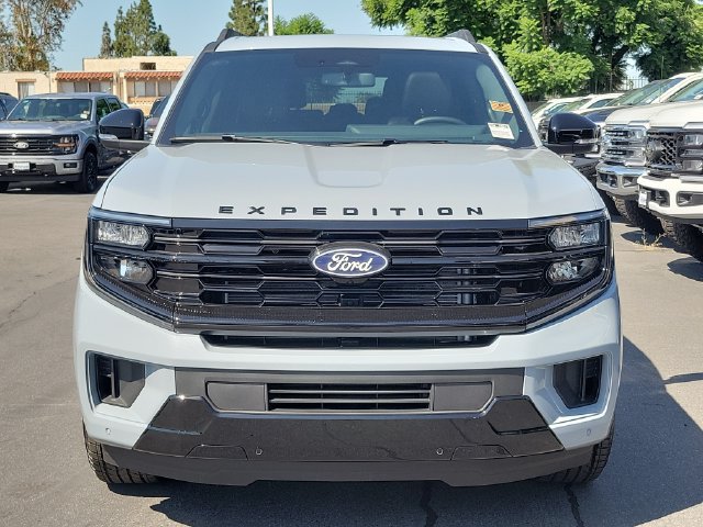 New 2027 Ford Expedition Platinum w/ Stealth Appearance Package AWD/4WD image 25