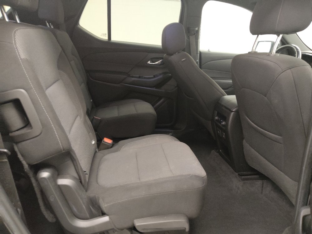 Used 2022 Chevrolet Traverse LT image 19