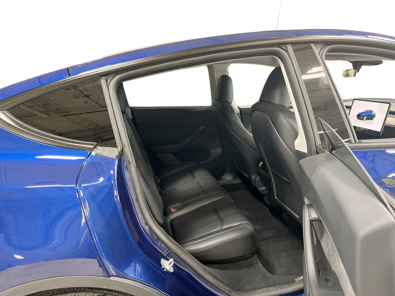 Certified 2023 Tesla Model Y Long Range AWD/4WD image 11