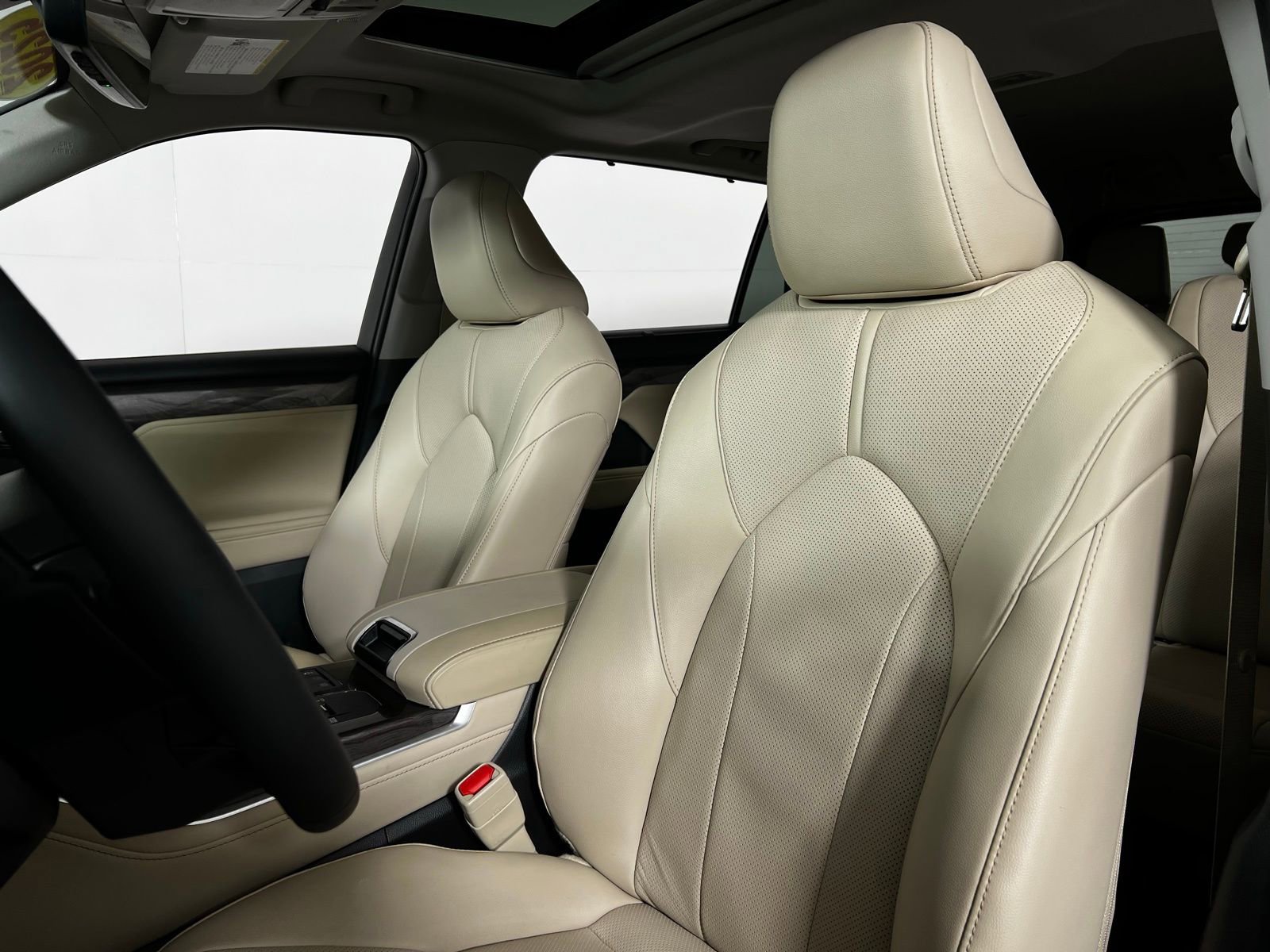 Certified 2025 Toyota Highlander Limited image 13