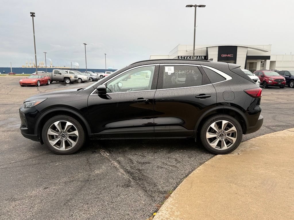 Used 2024 Ford Escape Platinum AWD/4WD image 5
