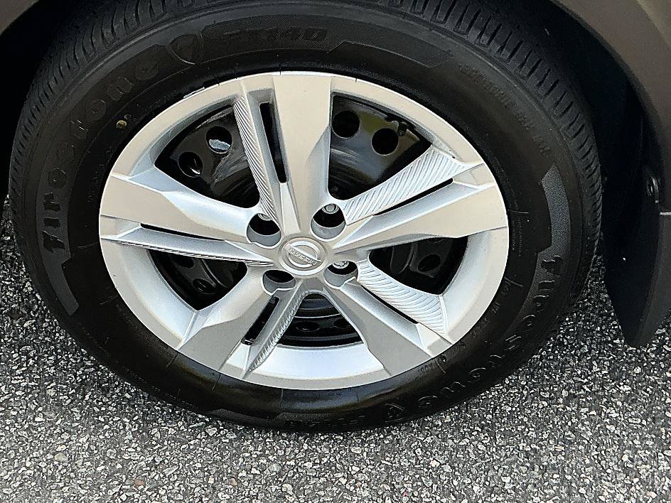 Used 2025 Nissan Kicks Play S FWD image 10