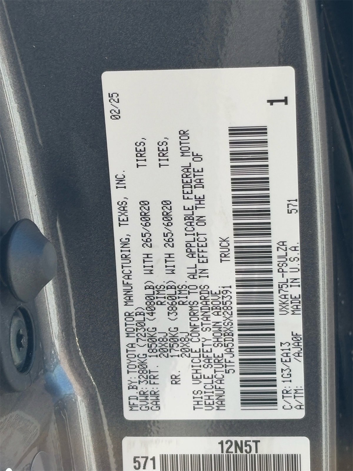 Used 2025 Toyota Tundra Limited image 29