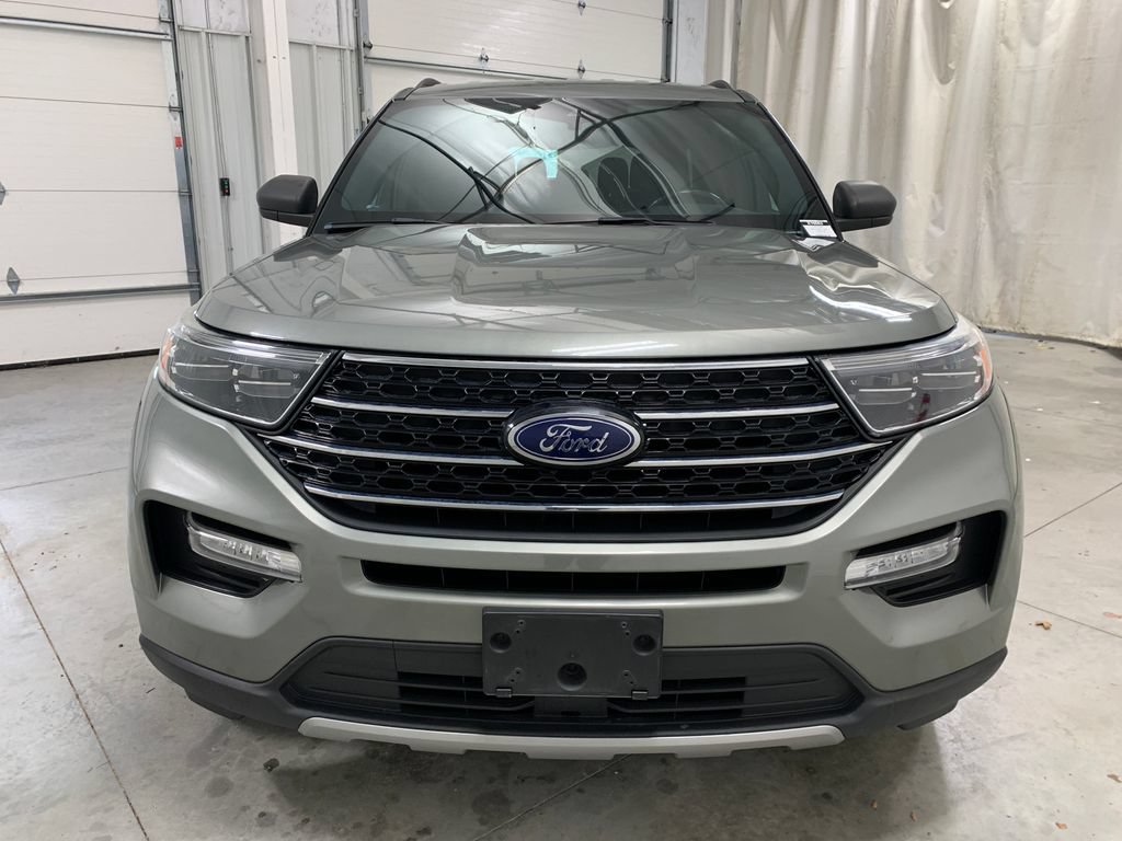 Used 2020 Ford Explorer XLT w/ Equipment Group 202A AWD/4WD image 14