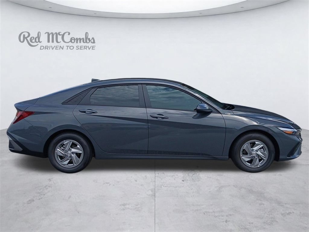 New 2026 Hyundai Elantra SE FWD image 6