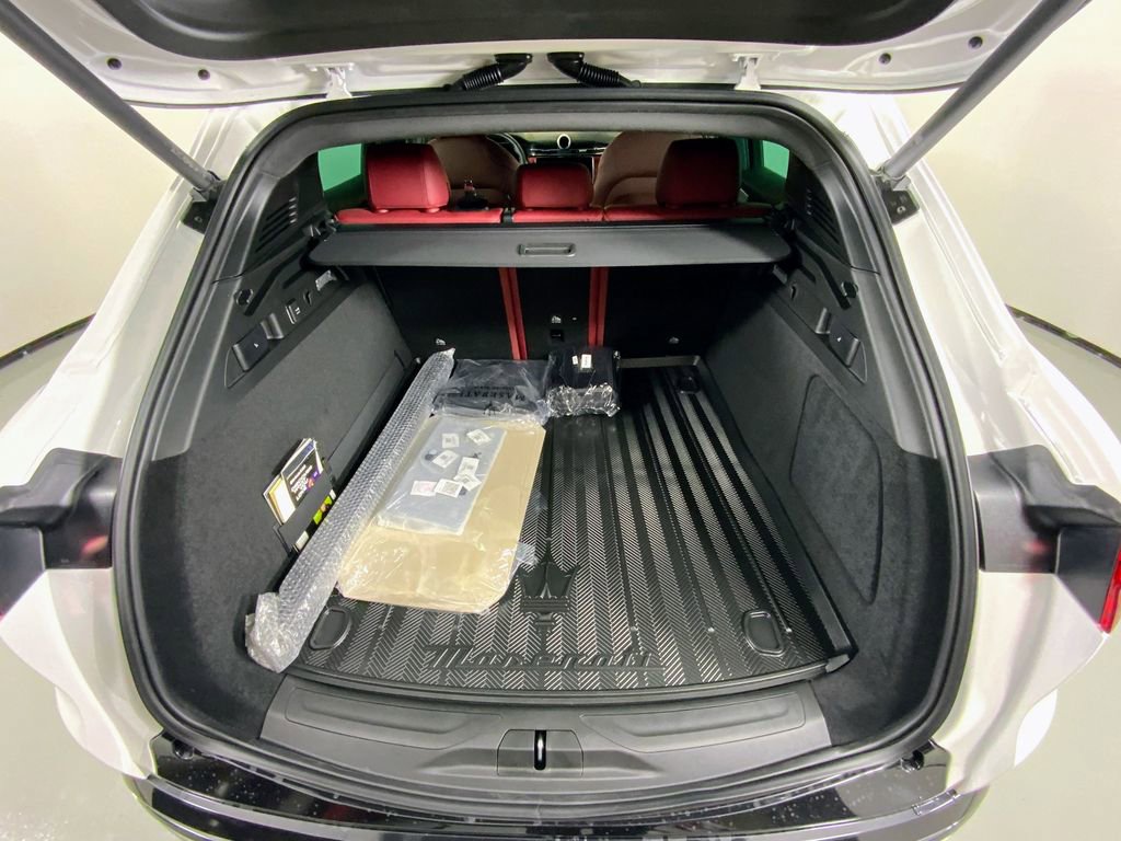 New 2025 Maserati Grecale Modena AWD/4WD image 17