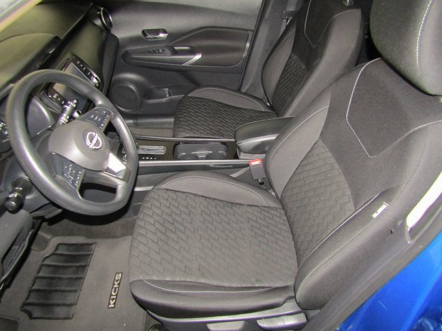 Used 2023 Nissan Kicks SV image 8