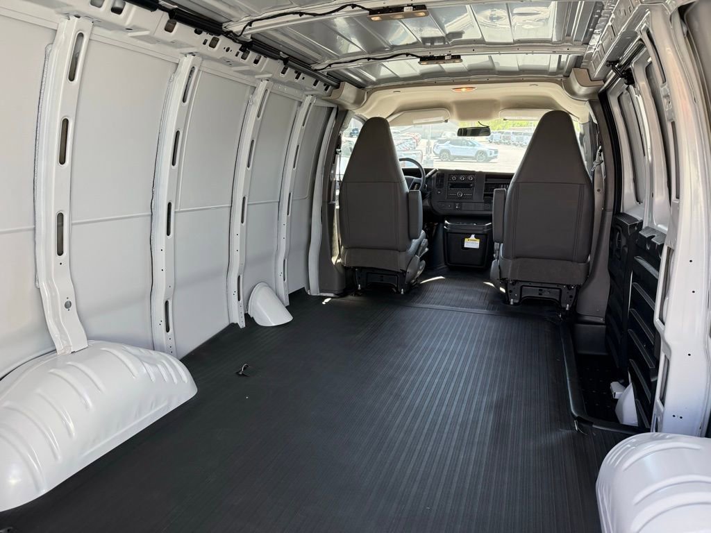 New 2026 Chevrolet Express 2500 w/ Driver Convenience Package RWD image 8