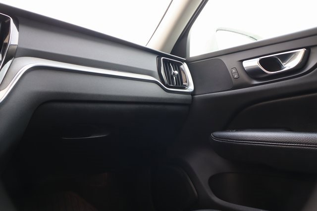 Used 2021 Volvo V60 T5 Cross Country w/ Climate Package image 41