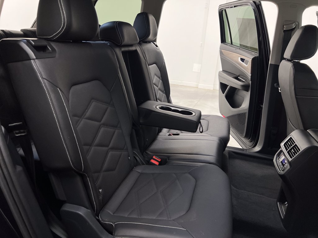 Used 2026 Volkswagen Atlas SE FWD image 24