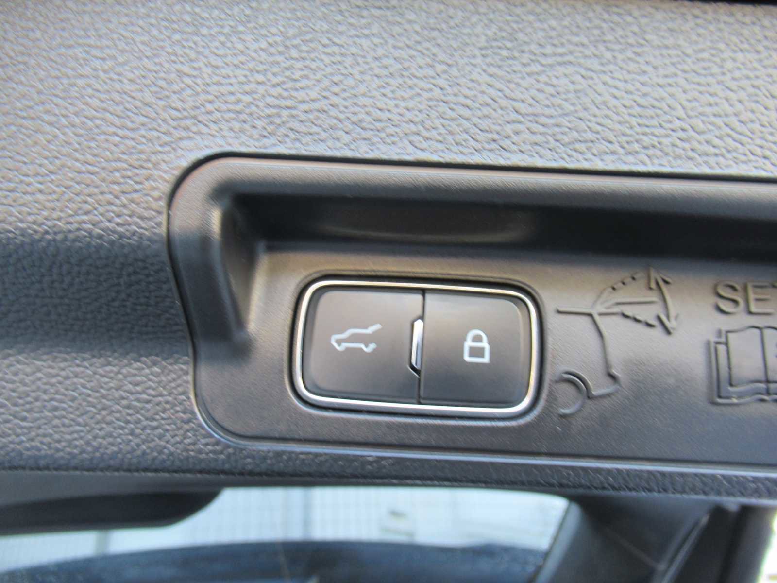 Used 2023 Ford Explorer XLT w/ Equipment Group 202A image 19