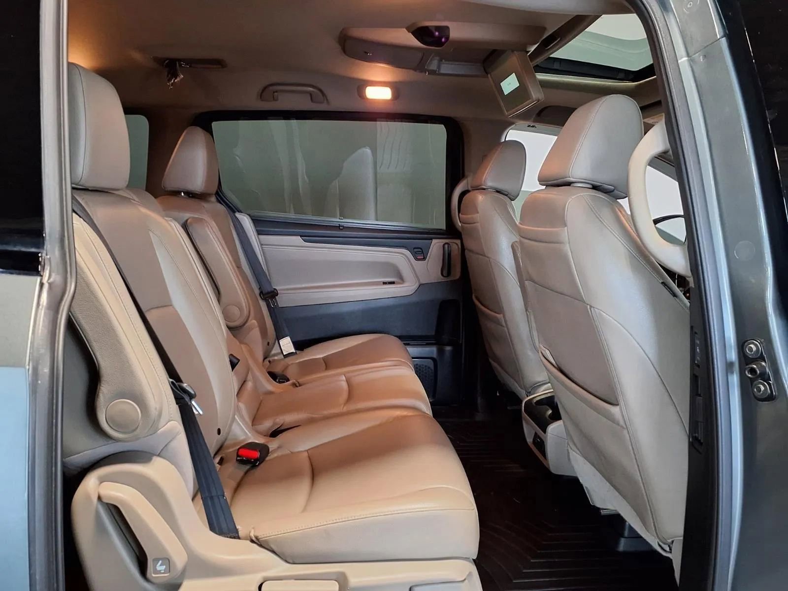 Used 2018 Honda Odyssey Elite image 11