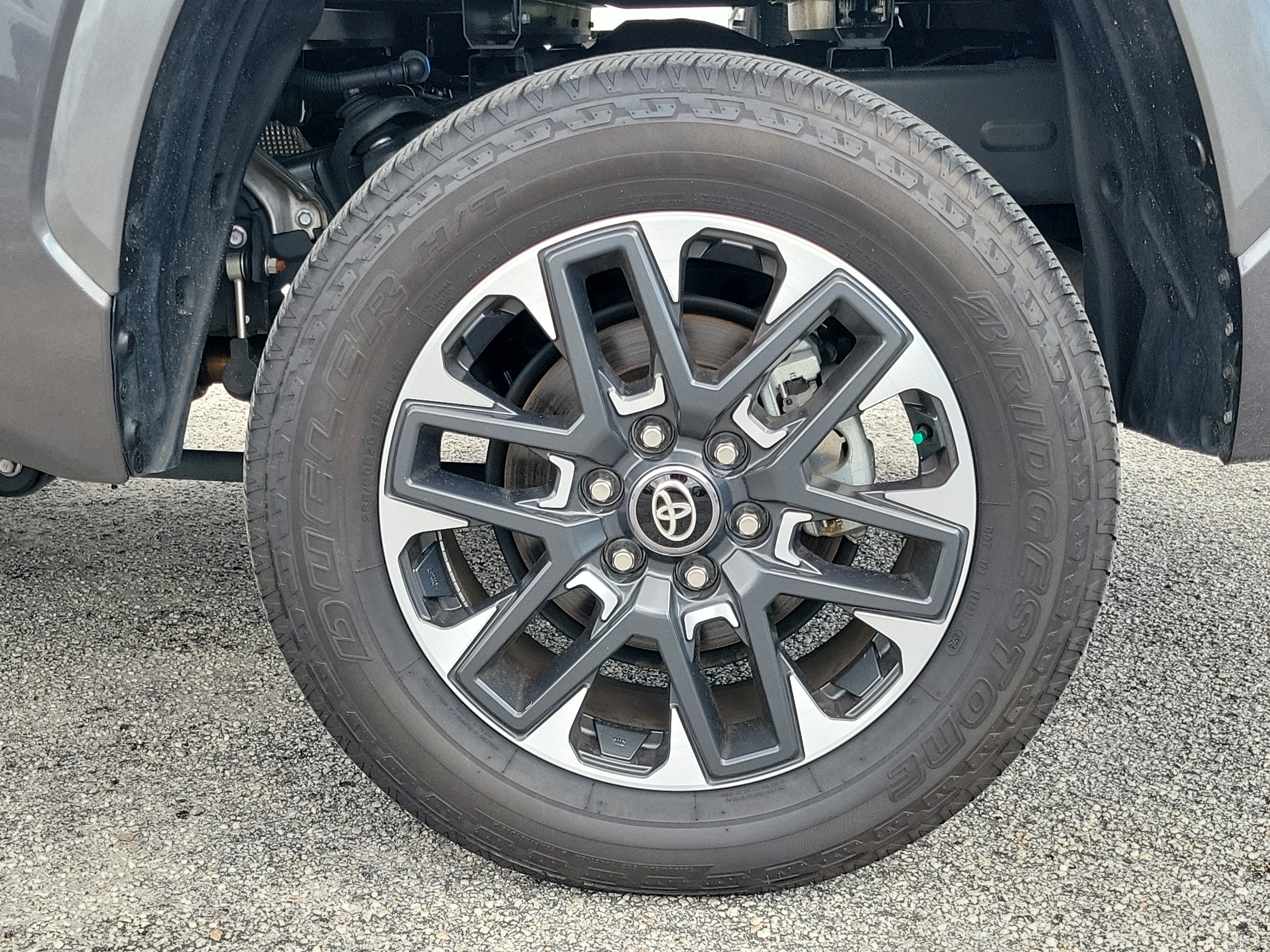 Used 2025 Toyota Tundra Limited AWD/4WD image 9