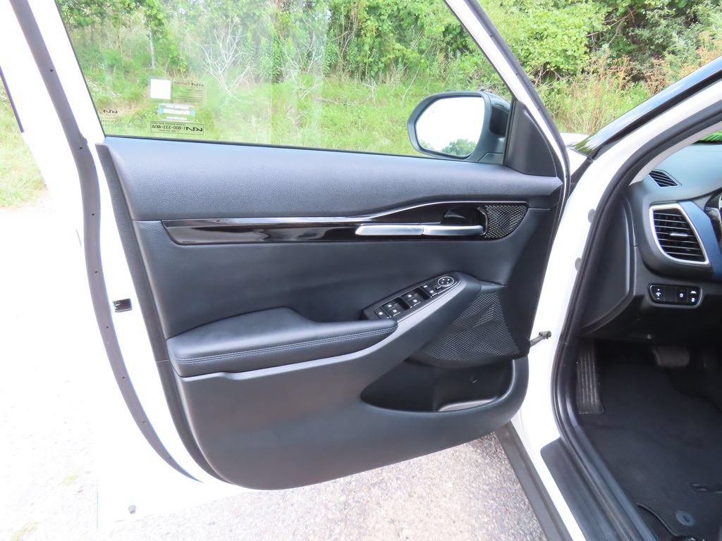 Certified 2023 Kia Seltos S w/ Navigation Package AWD/4WD image 29