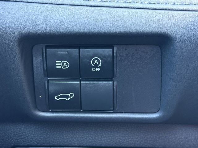Used 2023 Toyota Highlander LE image 22