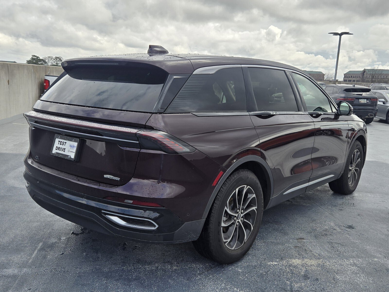 Used 2024 Lincoln Nautilus Premier w/ Equipment Group 102A image 3